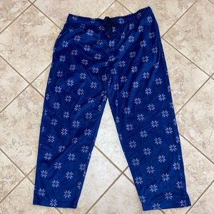 IZOD Men’s Snowflake Lounge Pants